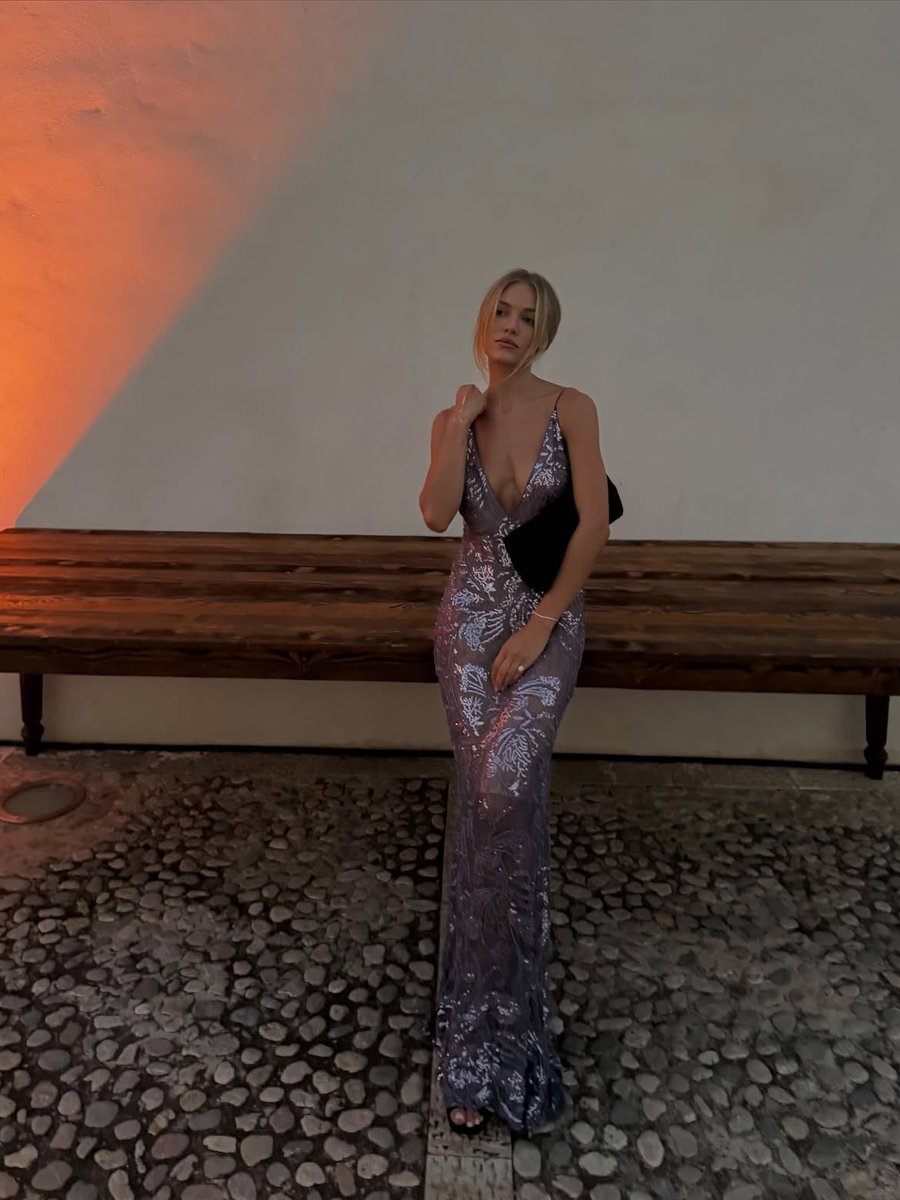 randolphsource's tweet photo. Michelle Randolph in Mallorca 💜 https://t.co/d3dOGiIGAu