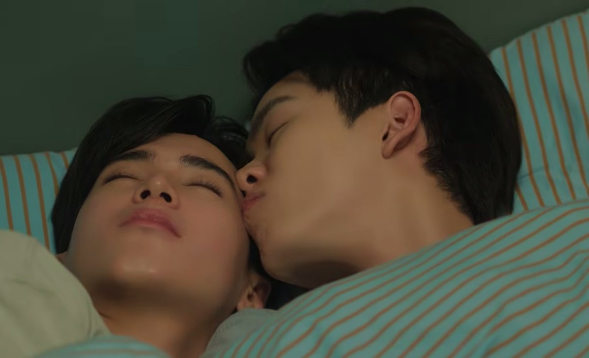 KnpMoments21's tweet photo. BaySun are each other comfort zone.

THEY EVEN GIVE  SECRET KISSES TO EACH OTHER 😭🫶🏻

#MatchPointSeriesEP9
#teshowping https://t.co/KKpU0qOSfF