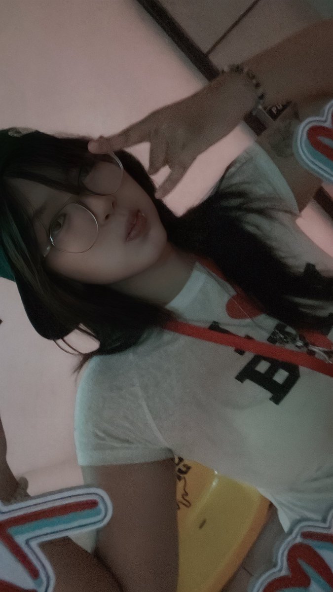 ppjwcp's tweet photo. แว่นไม่หมวยก็ไม่ถูกใจเลยดิ #rtxxdm https://t.co/e9XrCdPF60