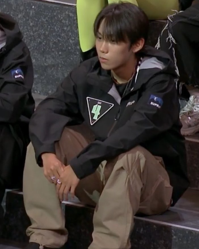 jasuov's tweet photo. ถ้าวันนี้ไม่เห็นค่า                            กลับมาวันหน้าก็ได้นะ https://t.co/CWTdaJrw4Y