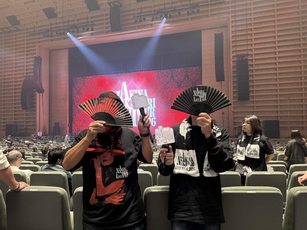 ishichan0825's tweet photo. おはようございます。(^_^*)

今週も宜しくお願いします。
追加公演も終了。会場で初めて
の方や多くのフォロワーさんに
お会いが出来、色々と��世話
になりました。今日は
菜友さんを午後の新幹線で、
見届けて、帰路をします。
昨日の席は 21列の右寄りで、
初日より 10m明菜さんと縮まり
ました。 https://t.co/bV1TRcMxo1