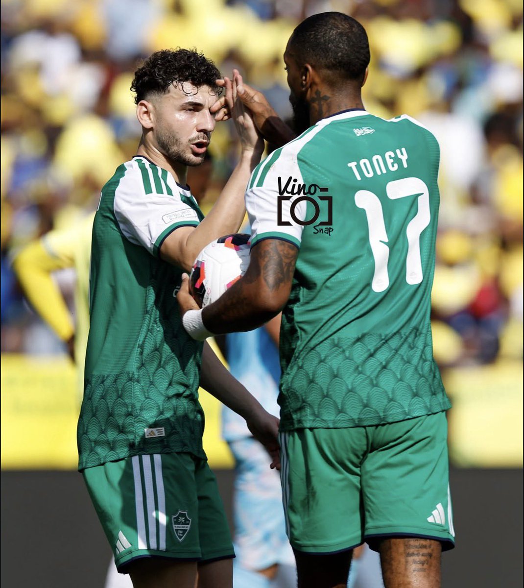 AFC4NET's tweet photo. 🚨🚨|| مشعل العتيبي - دورينا غير:

بعض لاعبين الفريق دخلو في حالة بكاء بعد لقاء صن داونز 😔 https://t.co/MPFz1tRPS3