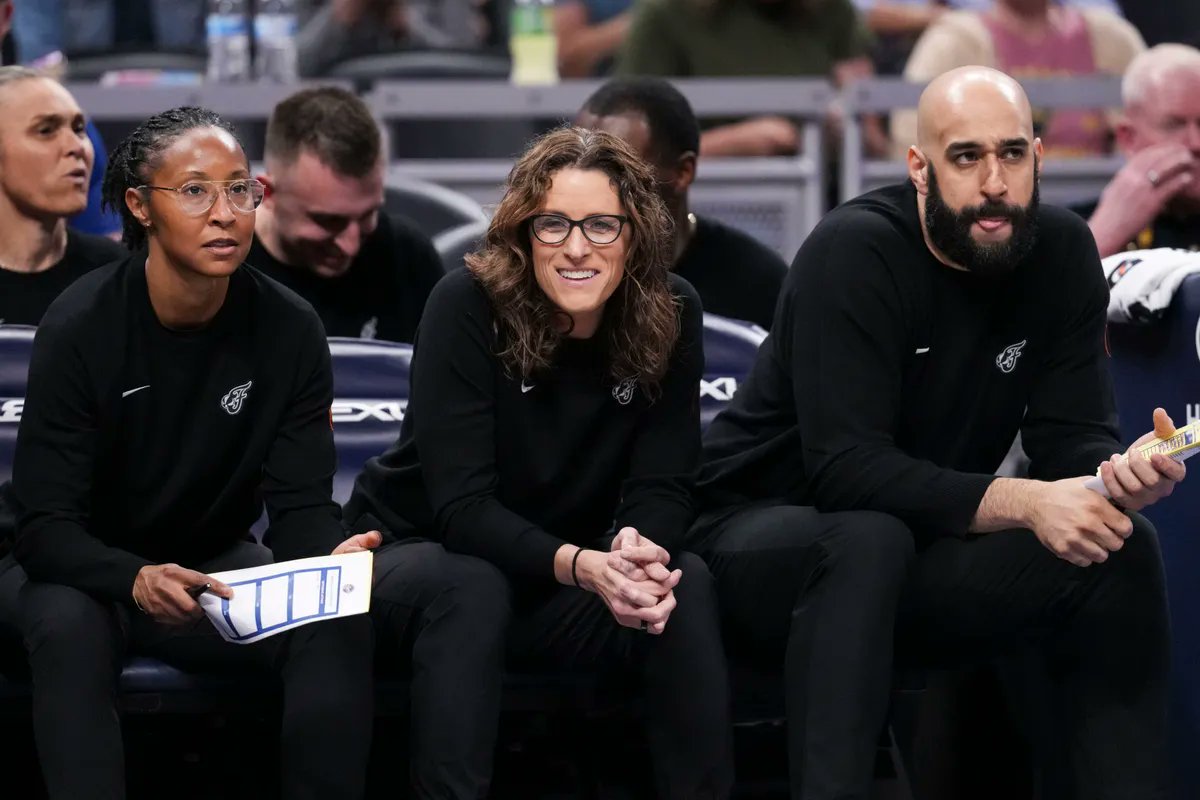SportsPatriotUS's tweet photo. Stephanie White and this inexperienced coaching staff was handed a championship-caliber collection of talent and has turned it into chaos. https://t.co/J3vgdp1tXD