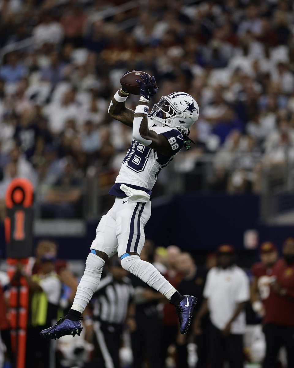 SleeperNFL's tweet photo. WR1 🤩 https://t.co/OH2zWPPMpw
