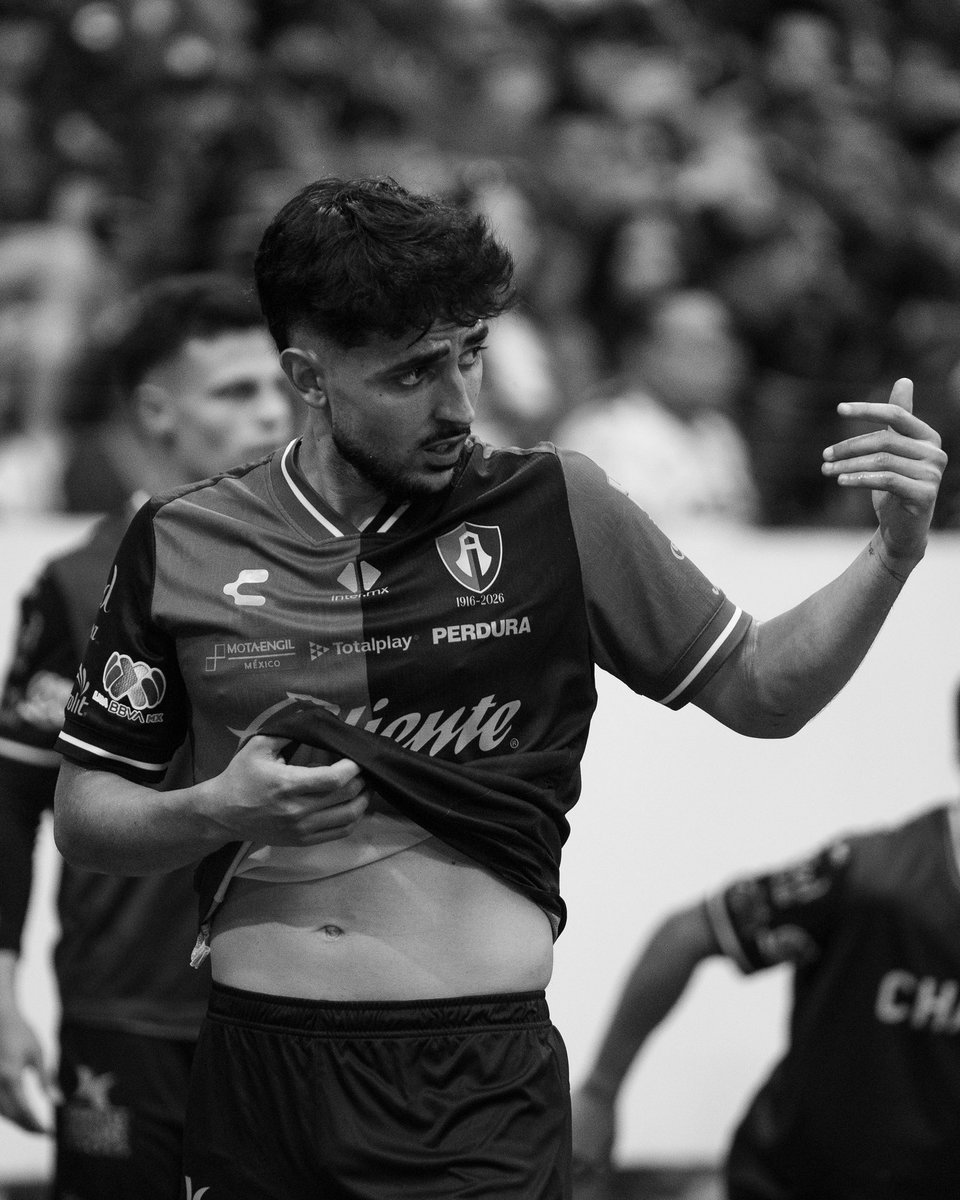 AtlasFC's tweet photo. Crónica visual de una tarde en el Jalisco. 📸

Entre miles, una misma forma de sentir. ❤️🖤

#ParaLaFielPorLaFielYConLaFiel https://t.co/79h4L8mCK1