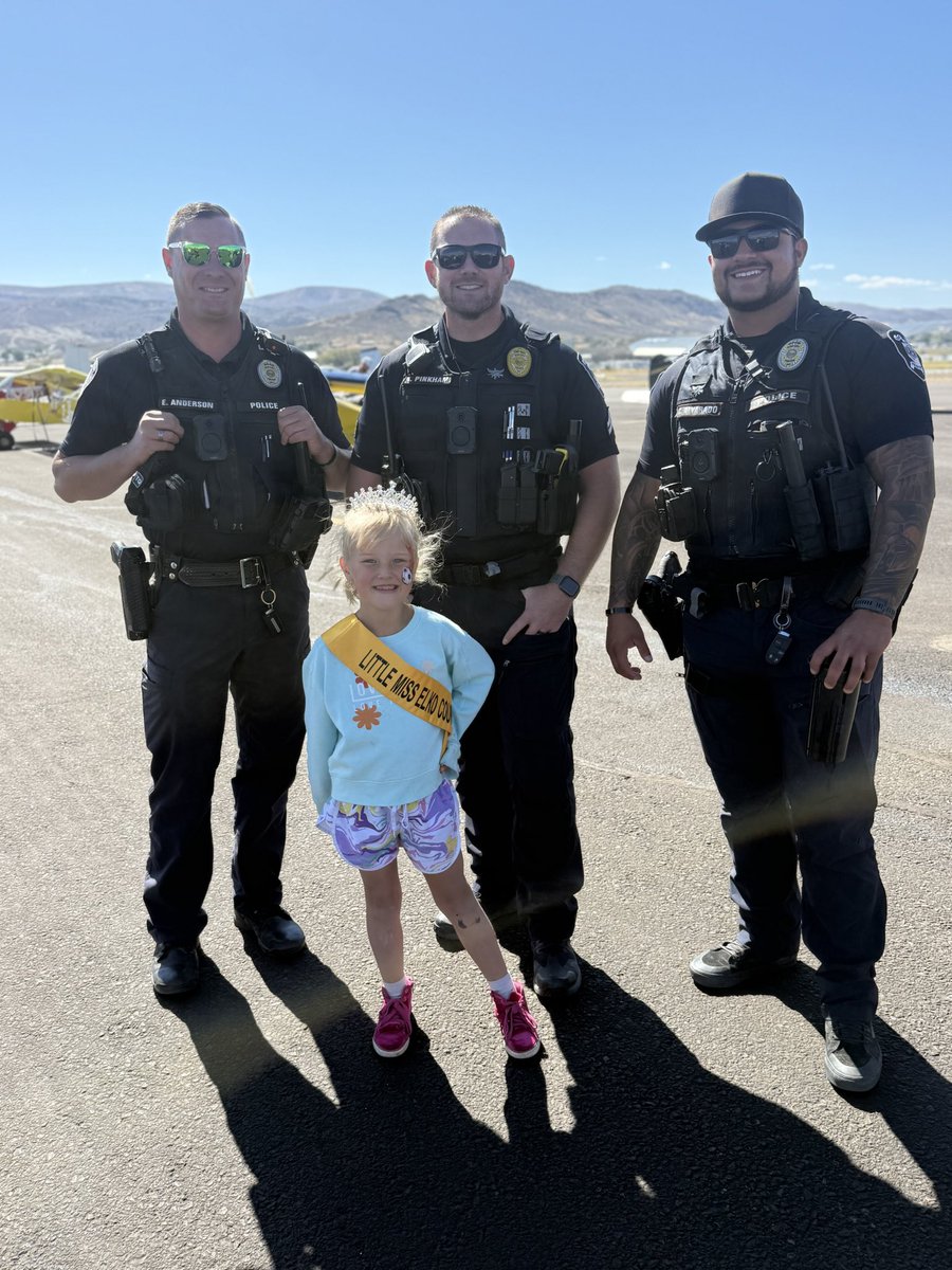 mselkocounty's tweet photo. Our beautiful Little Miss Elko County 2026 Olivia Grumbois attended the Elko Skyfair at the Elko Regional Airport with her family. ✈️🚁

The Skyfair is an annual Northern Nevada aviation gathering with free public admission &amp; family-friendly activities. 🪂 #elkonevada #elkoevents https://t.co/lGpk5eswd6