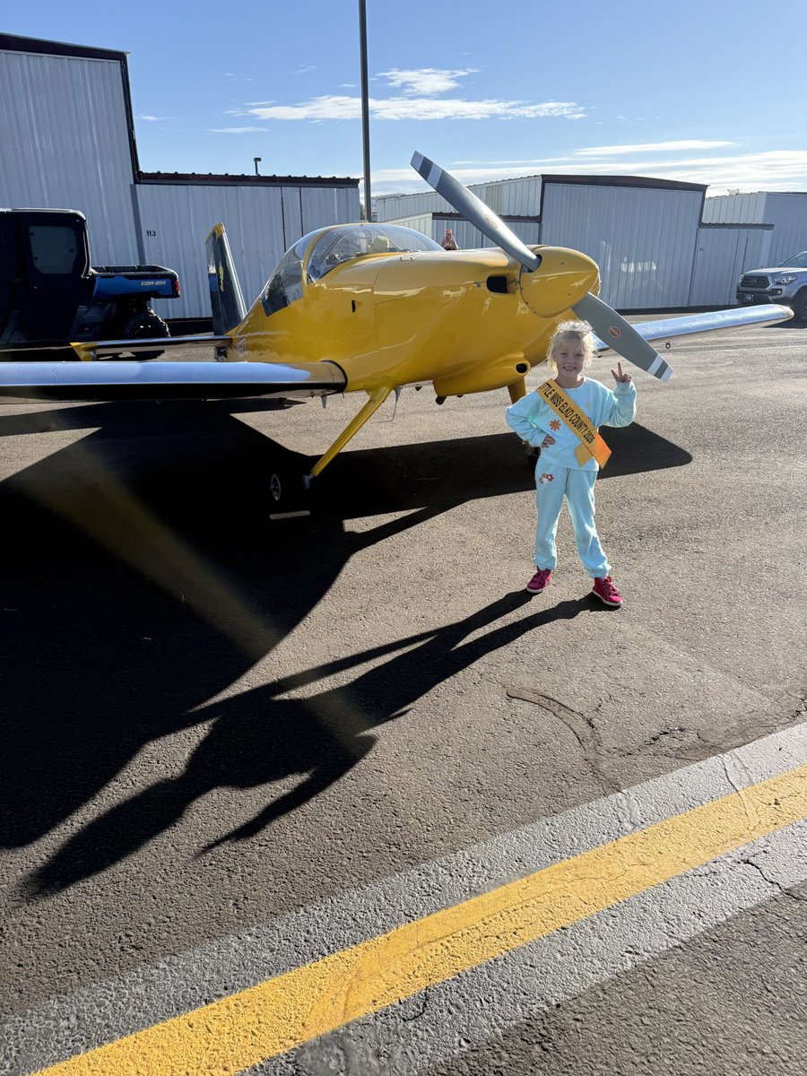 mselkocounty's tweet photo. Our beautiful Little Miss Elko County 2026 Olivia Grumbois attended the Elko Skyfair at the Elko Regional Airport with her family. ✈️🚁

The Skyfair is an annual Northern Nevada aviation gathering with free public admission &amp; family-friendly activities. 🪂 #elkonevada #elkoevents https://t.co/lGpk5eswd6