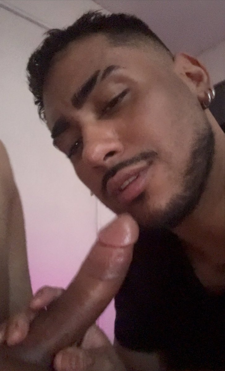 _xulito's tweet photo. Este 18 no me comí ni una empanada, ni terremoto y no fui a las fondas, pero puta que chupe pico wn 👅💦 https://t.co/SIiuDC4erd