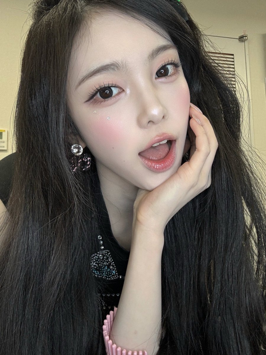 h2hbrazil_'s tweet photo. [SNS] 26.09.20 atualização Ian no Weverse

"TGC🖤🍒
 Foi um dia divertido😽" 🫛🥜

[1/2]

#Ian #이안 #Hearts2Hearts #Hearts2HeartsBrazil #H2H_Brazil #Hearts2Hearts_Brazil #Hachus #KpopBrazil #GirlGroup #Updates https://t.co/hkvncbIc1Z