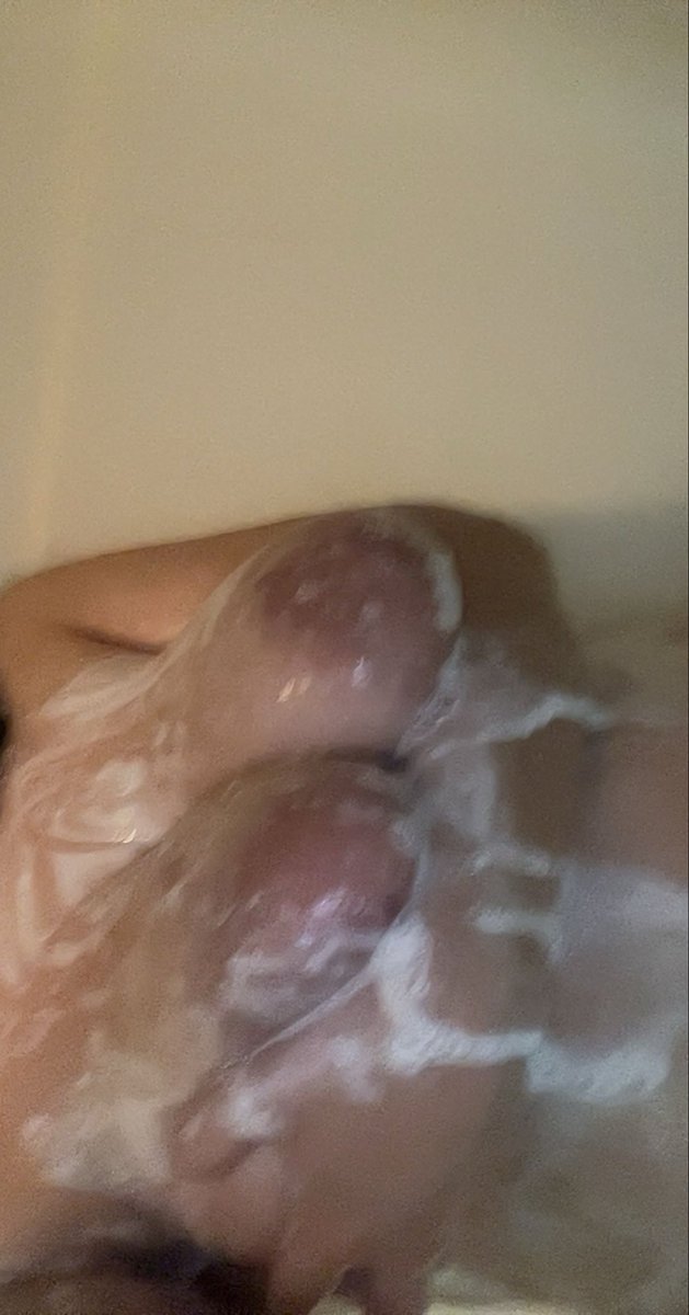 evilcvnt_'s tweet photo. soapies 🧼 🍒  #shower #sellingcontent #barelylegal #girlsmell #bigtits #bigsister https://t.co/Cah8Dhq1O6