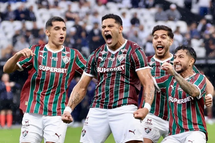 FutGooll's tweet photo. Campeonato Brasileiro 
Corinthians 1 ❌ 3 Fluminense 
⚽ 0X1 - Hulk 
⚽ 1X1 - Gustavo Henrique 
⚽ 1X2 - Hulk
⚽ 1X3 - Kevin Serna 

O Fluminense venceu o Corinthians, na Neo Química, pela 28ª rodada, e chega a 48 pontos, na 3ª posição. Corinthians é 14º, com 32. #Brasileirão2026 https://t.co/6vHLjkL98Y