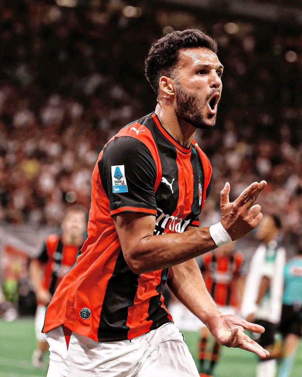 CR_74_'s tweet photo. 0 shots on target in the last 4 matches

Cristiano must leave Milan so that the new generation can shine. https://t.co/OzqleimVWN
