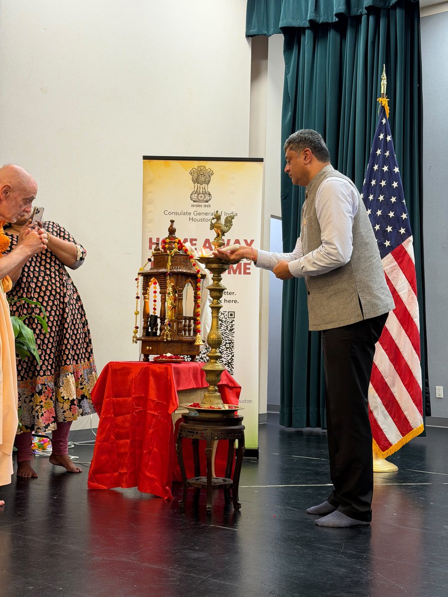 cgihou's tweet photo. 🌿 Celebrating the 11th Ayurveda Day – “Ayurveda for a Healthier Tomorrow” 🌿
The Consulate, together with the Ministry of Ayush, AAAP, NAMA, TAPAS, ISKCON Houston, and other diaspora organizations marked the 11th Ayurveda Day with a vibrant community celebration on 19 September 2026.

The program featured two focused panel discussions. The first panel, “Ayurveda for Community Wellbeing & Sustainable Living,” moderated by Mr. Sonal Gupta, brought together Vd. Sushma Jakkula, Vd. Anand Yadav, Vd. Dhanada Kulkarni, and Vd. Anu PK, who shared insights on lifestyle harmony, preventive care, and sustainable living through Ayurveda.

The second panel, “Integrating Ayurveda into Modern Healthcare for Better Health Outcomes,” moderated by Vd. Deepa Bhat, featured Dr. Rajashree Nambron, Dr. Suparna Chhiber, Vd. Meenakshi Gupta, and Vd. Sonal Gupta, highlighting collaborative approaches between Ayurveda and modern medicine.

An engaging interactive session led by Vd. Rajesh and Vd. Goral encouraged audience participation through an Ayurveda quiz and Q&A. Community members also benefited from personalized consultations and Prakriti analysis offered by leading practitioners including Vd. Anand Yadav, Dr. Sonal Gupta, Vd. Lakshmi Maliakkal, Vd. Meenakshi Gupta, Vd. Anu PK, Dr. Usha Devi, Vd. Dhanada Kulkarni, and Vd. Deepa Bhat.

A special address by Hanumat Presaka Swami added a profound spiritual dimension, connecting Ayurveda’s principles with holistic wellbeing.

In his remarks, the Consul General reaffirmed the Consulate’s commitment to promoting and propagating Ayurveda, Yoga, and India’s universal knowledge systems across the United States, and thanked all partner organizations, experts, and volunteers for their enthusiastic participation

#AyurvedaDay2026 #AyurvedaForAHealthierTomorrow #Ayush #IndianKnowledgeSystems #HolisticHealth #CommunityEngagement #CulturalDiplomacy #OneHealthOneFuture #ViksitBharat