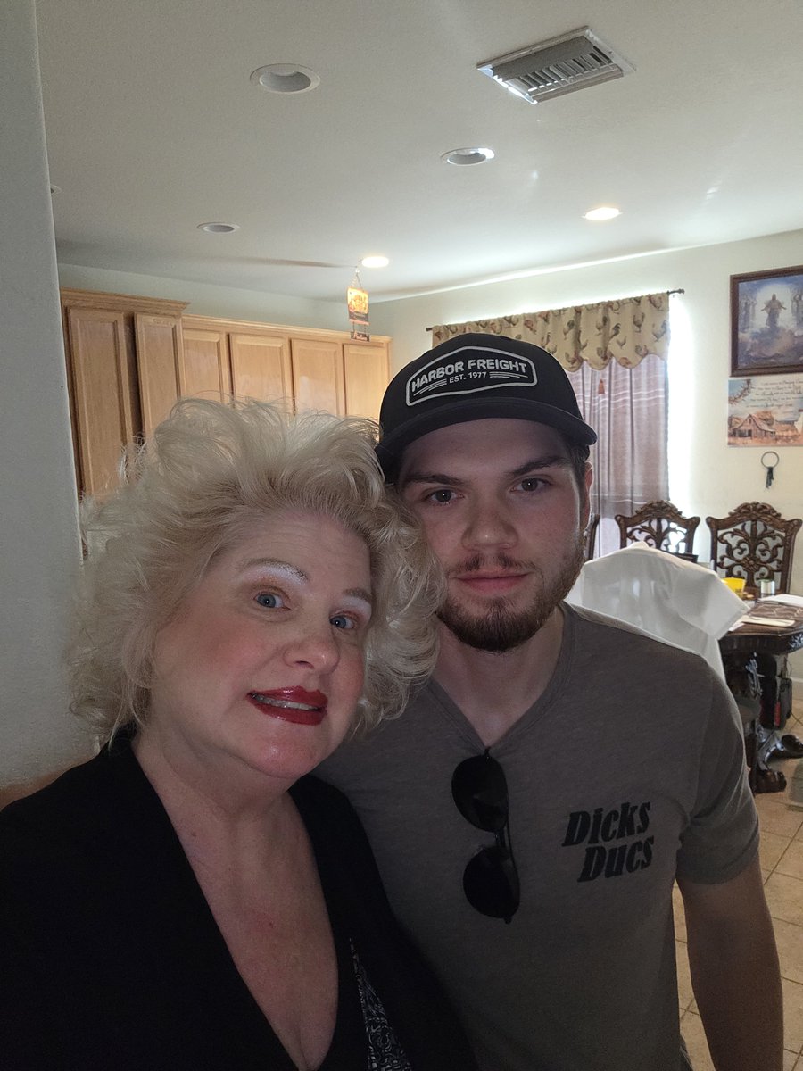 KimItemGrimes's tweet photo. @Fatima_30e @r_item1981
Depends on the situation  🤔?
We had to move back into our other home 3 hrs away to care for my 86yr old mother. So my 4th son 22, he moved into our other home to care for our dog🐕&amp; home🏡&amp; to make sure no transients came in👀&amp; took over our🏡So we DO NOT charge Rent https://t.co/7gItgiIK7U