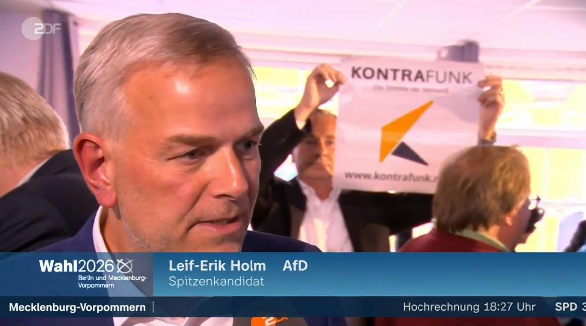 mmatussek's tweet photo. #Kobtrafunk Ist doch schön, dass die ARD an ihrer Konkurrenz nicht vorbei kann😂 https://t.co/Q68OktIiWi