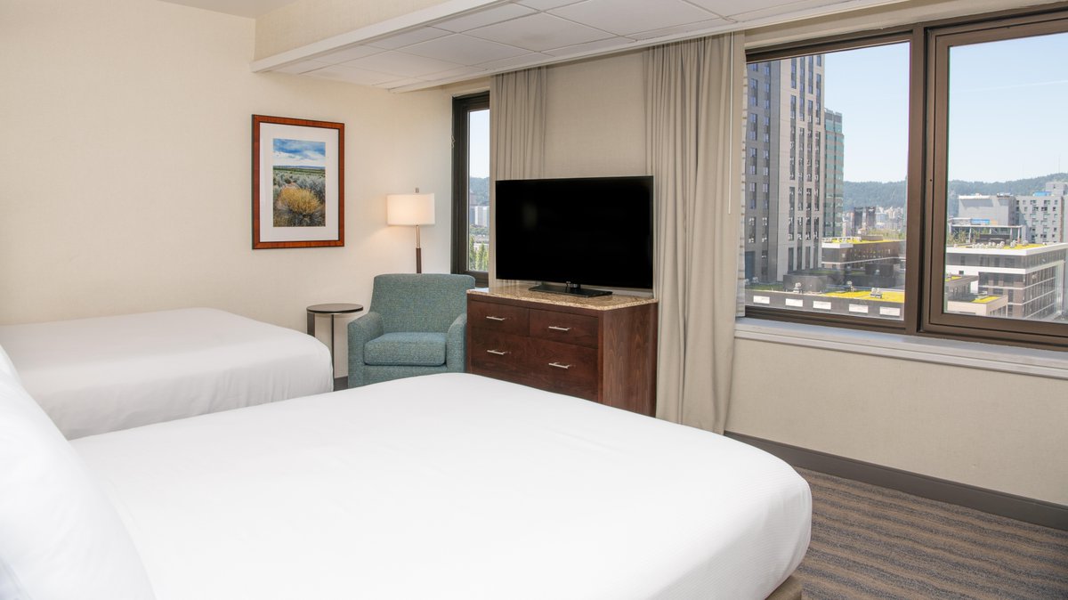 doubletreepdx's tweet photo. Your Portland stay starts here. 🛏️✨ Check in, settle in, and make yourself at home at DoubleTree Portland. 

Book your next getaway with us! 📍
https://t.co/gfAsOxyNaY https://t.co/7PGoyo60au