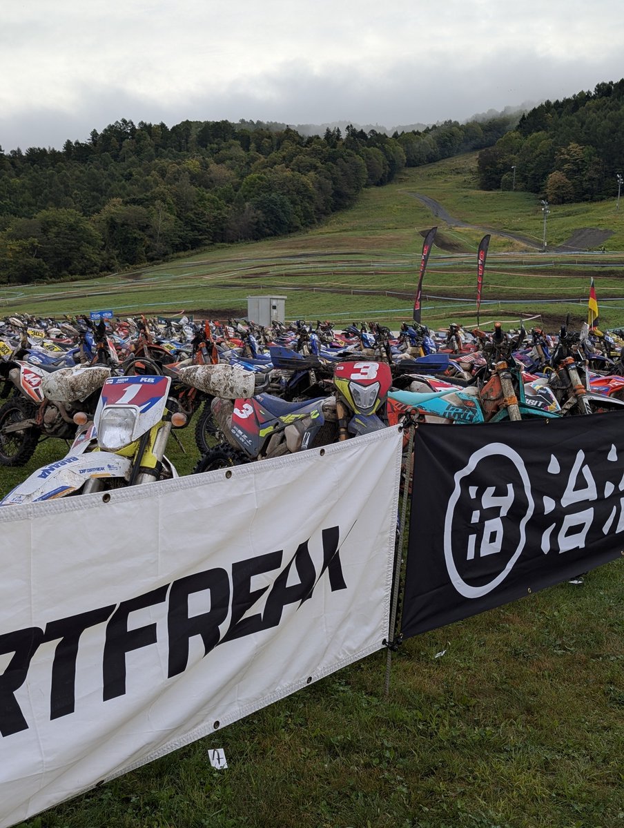 kaneton4500's tweet photo. day2
ワークタイム準備🆗 https://t.co/bx7od1XtmB