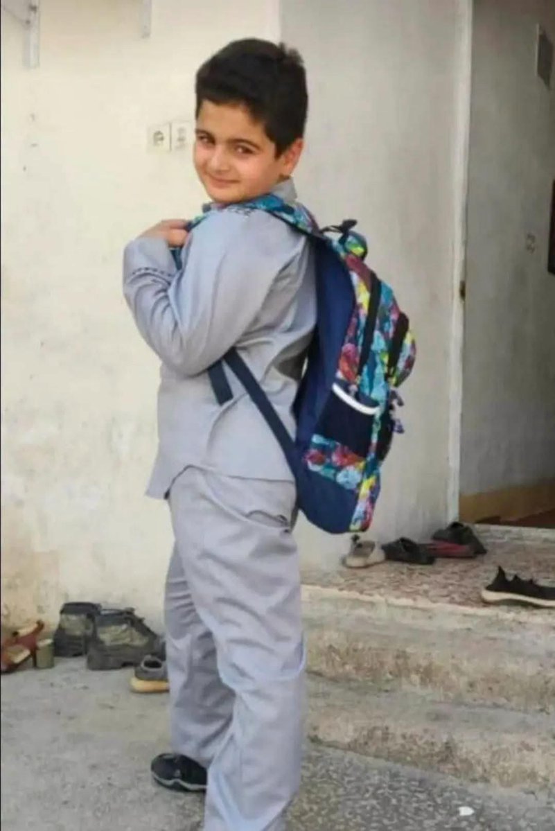 Monessezavar's tweet photo. اگه جمهوری اسلامی نبود
کیان پیرفلک الان باید میرفت سر درس مینشست💔🖤
🌈🌈🌈🌈🌈🌈🌈🌈🌈🌈🌈
#کیان_پیرفلک 

#مرگ_بر_جمهوری_اسلامی https://t.co/mhxakzwBJ0