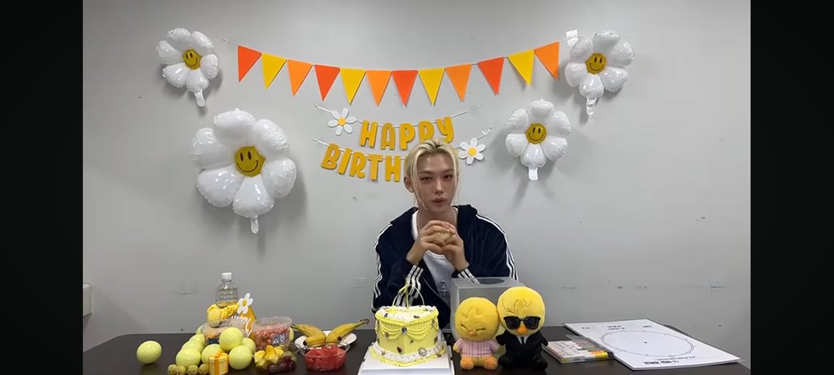 StrayBolivia's tweet photo. 🐤 《 15/09/26 》
#HappyFelixDay - LIVE

💛🐤 Esperamos Stay Que No Se Hallan Perdido El Live De Nuestro Pequeño 🐤💛

💛
https://t.co/hXGPqL8lhw

#HappyFelixDay
#행복으로_용복을_복복복
#FelixVoiceOfAGeneration
#StrayKids #스트레이키즈
#필릭스 #Felix
#STRAYKIDSBOLIVIA 🇧🇴 https://t.co/25S32FoQHR