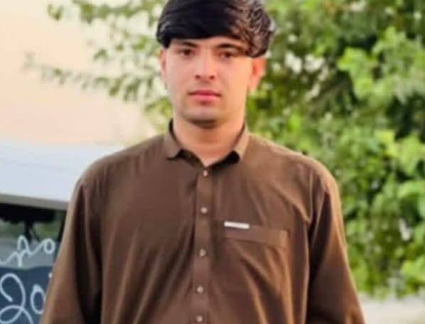Mobarez_azad_'s tweet photo. تنها در ۱۸ ساعت گذشته، ۷ جوان در افغانستان به قتل رسیده و ۳ جوان دیگر خودکشی کرده‌اند؛ این فقط آمار گزارش‌شده است و معلوم نیست چند مورد دیگر پنهان مانده است.

با این حال، تبلیغات طالبان چنان بر واقعیت سایه انداخته که بخشی از مردم، «امنیت کامل» را باور کرده‌اند. https://t.co/KRCJz7JN6a
