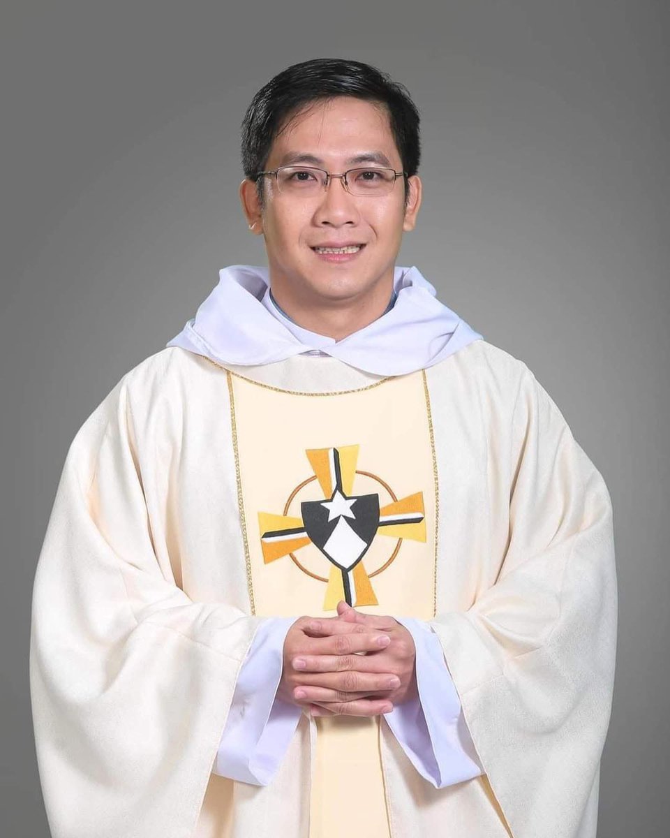 Sachinettiyil's tweet photo. Fr. Giuse Trần Ngọc Thanh, a Vietnamese Dominican priest, was killed while hearing confessions in 2022. He was sta*bbed inside the confessional and died later that night, giving his life while ministering the Sacrament of Reconciliation. https://t.co/IyexVm1mnR