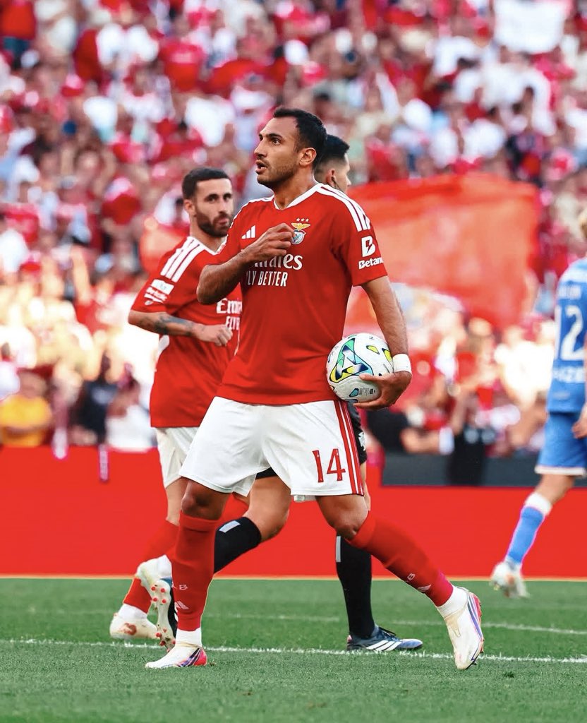 central_benfica's tweet photo. Como Benfiquistas, só temos de continuar a acreditar e a apoiar o Benfica. Os jogadores merecem isso, o Marco Silva merece isso.

Pela primeira vez em algum tempo, merece o apoio que tem. https://t.co/ThcPbSzcbz