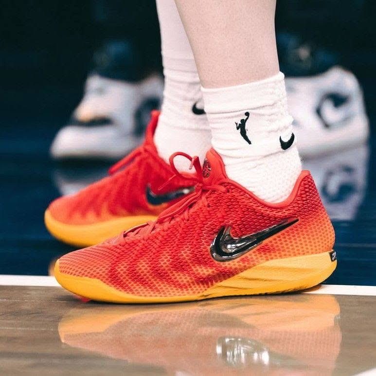 crazedwebguy's tweet photo. ๐๐ฅ SH&M DROP INFO
Nike Caitlin 1 โChiefsโ dropping Dec. 21, 2026! ๐๐
Going under the tree or staying on the shelf?
COP or DROP?! ๐
ONE GROUP. EVERY DROP.
#NikeCaitlin1 #CaitlinClark #CopOrDrop https://t.co/QTqg5UT8h4