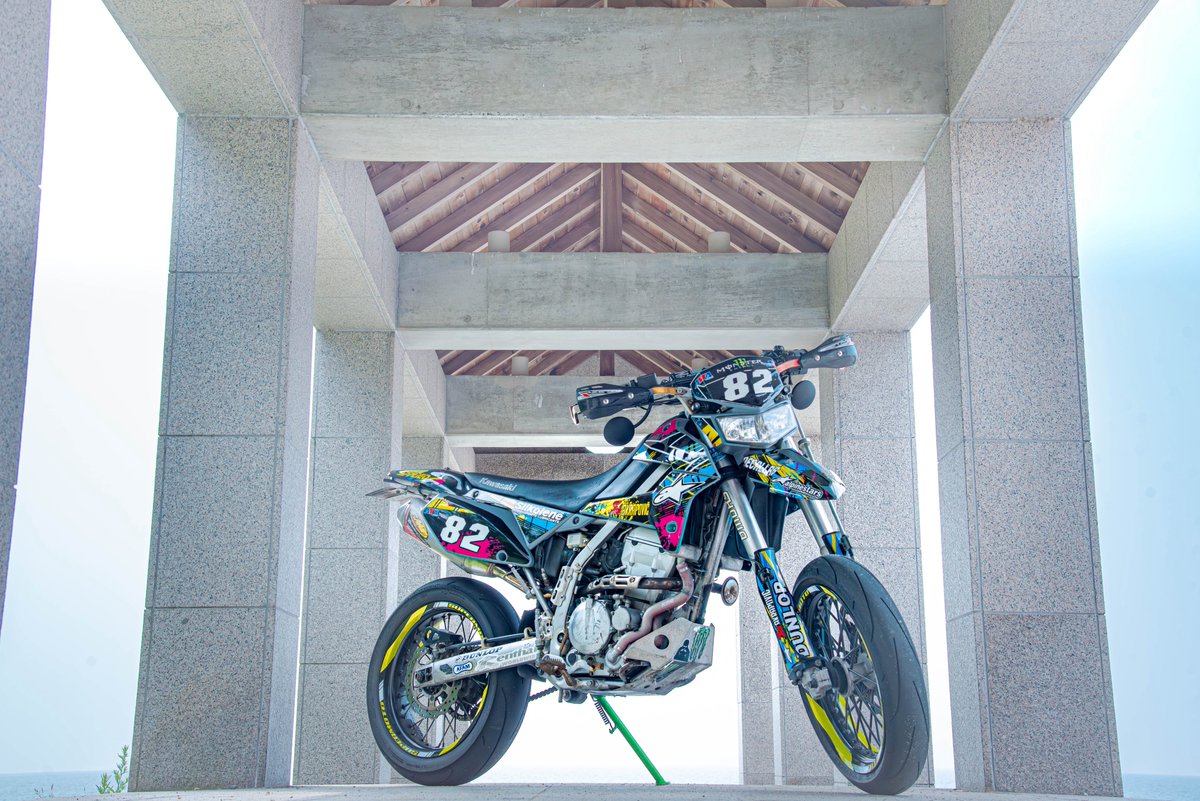 takeda2352's tweet photo. 名前：ゆうと
性別：🚹
年齢：29
住み：大阪（北の方）
愛車：KLX250 a3
好き：ツーリング、カメラ、
一言 : インカムで通話しながらツーリングがしたい！
土日祝ライダー
近場でも軽いノリで行きます💨

#バイク乗りとして軽く自己紹介 
#バイク乗りと繋がりたい
#ツーリング仲間募集
#kawasaki https://t.co/GJQmqtr4PA