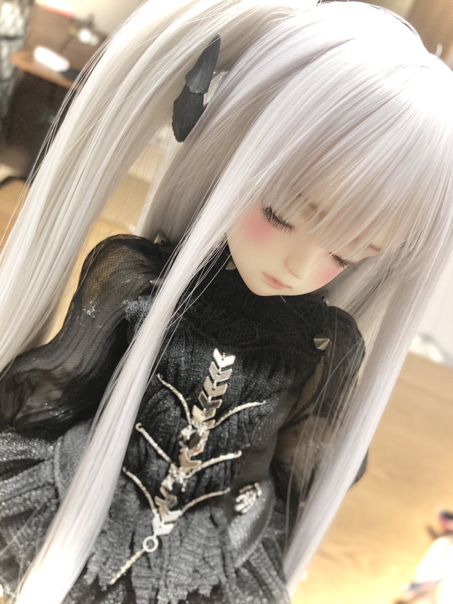waterway000's tweet photo. #おはドル
#うちのこかわいい
#GUARDLOVE
 おはようございます☀
月曜日ですね🌸
今週もよろしくお願いします☺️🌼🌼

おさげ髪を追加🪮 https://t.co/YGEoo39sHJ