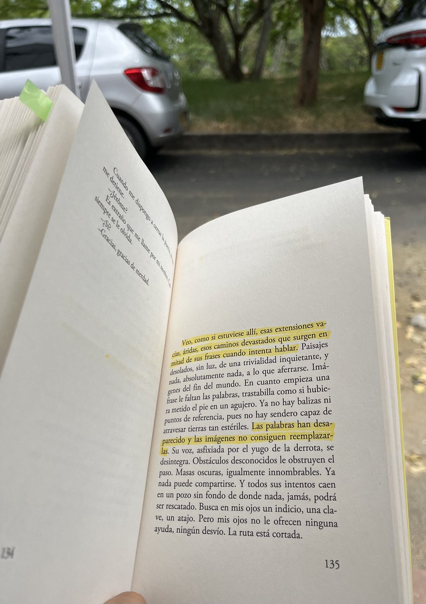 tinywasp_'s tweet photo. Del lenguaje y nuestra identidad. 

El tránsito entre el miedo a perder las palabras y aceptar el inminente vacío. https://t.co/nFnyuWcgLT