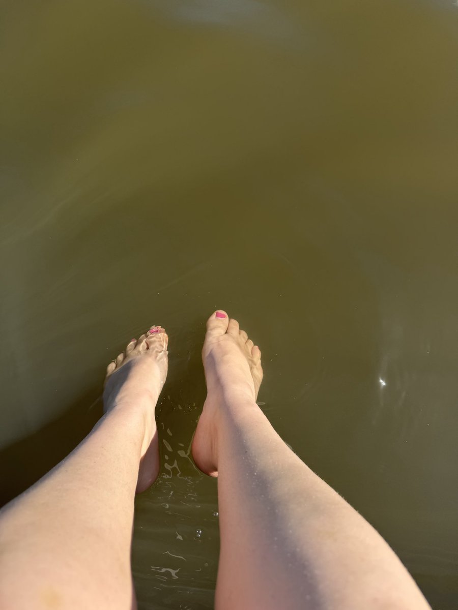 SaltWaterToees's tweet photo. Just dipping my toes in the lake 💦🦶☀️ Something about the sun and water just feels right. 🌊🤍 https://t.co/q5Sb0Wgow9