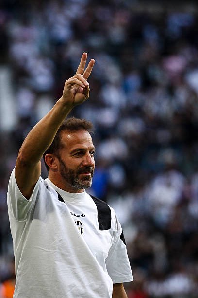 juvefcdotcom's tweet photo. 🤍🖤 https://t.co/xaxLfvzg1F