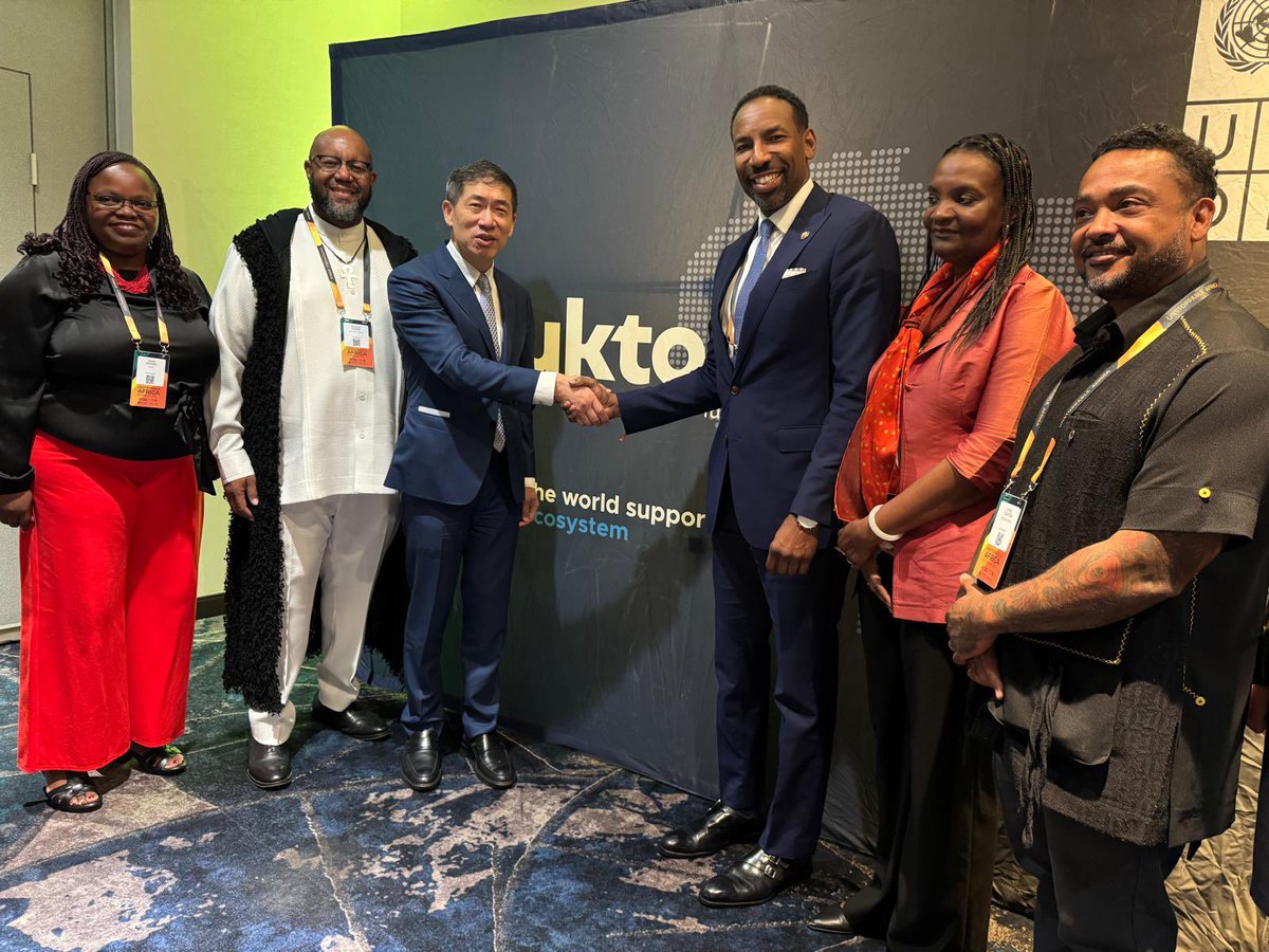 UNDPAfrica's tweet photo. #Africa’s young innovators have the power to shape the future.

Through #timbuktoo &amp; #UniPods, @UNDP is helping innovators move ideas from classrooms to prototypes, businesses and solutions.

Let’s build this together.

#UnstoppableAfrica #UNGA81 https://t.co/sATZd9HB2t