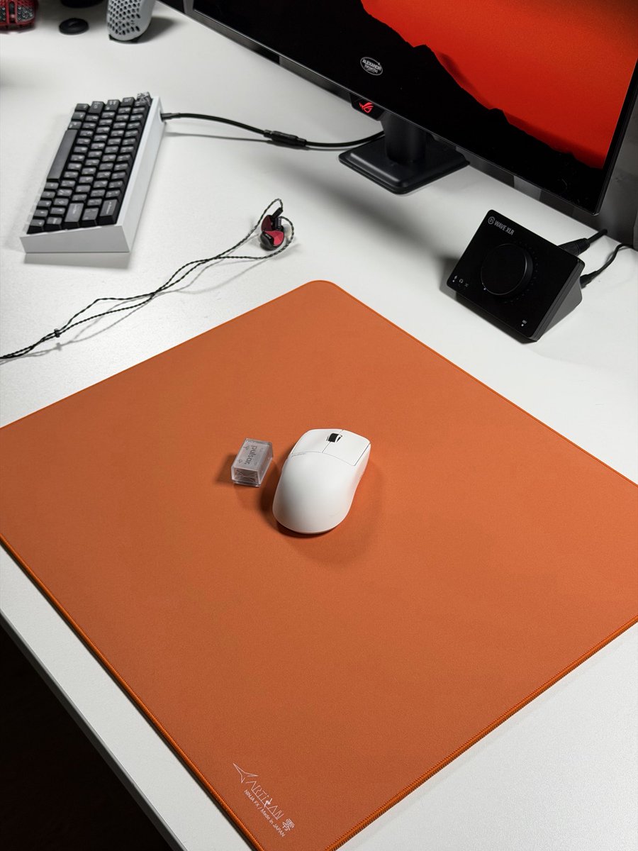 xstrrl's tweet photo. Orange mood with Artisan Zero Mid Dai Dai Orange and Pulsar X2 Crazylight Mini

#desksetup https://t.co/HsWw7nHdoe