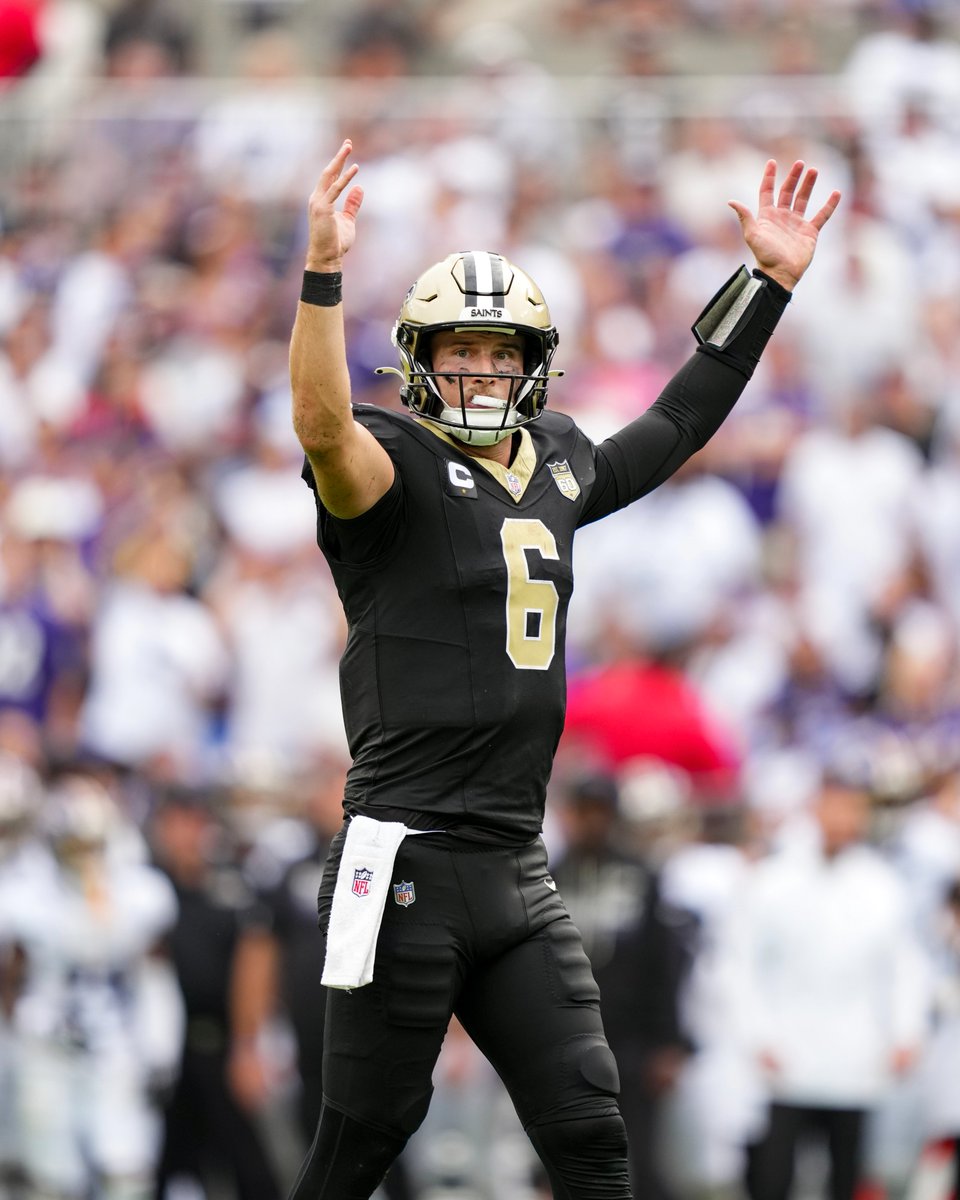 Saints's tweet photo. 4th quarter Shough:

12/14 for 119 yards 
Pass TD
Rush TD
and a Saints VICTORY https://t.co/GHptHR5ypF