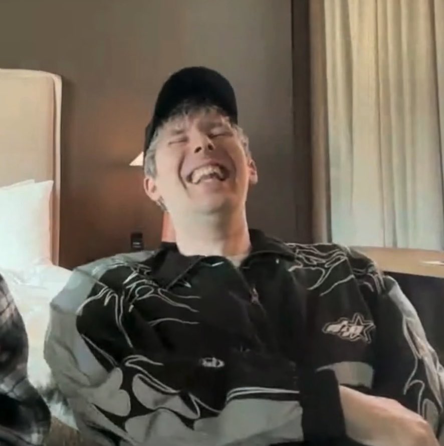 luvdnpz's tweet photo. his boyfriend just called him a cunt 🩷 https://t.co/dtTX5rorQP