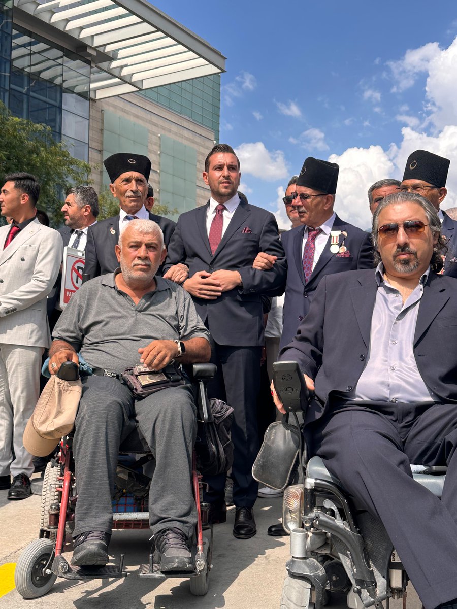 mhpgolbasi's tweet photo. 15. Olağan İl Kongremizi büyük bir yoğunluk ve coşku içerisinde gerçekleştirdik.
İlçe Başkanımız Sn. Abdurrahman Özçelik, yönetim kurulu üyelerimiz, KAÇEP yönetimimiz, belediye meclis üyelerimiz, geçmiş dönem ilçe yöneticilerimiz ve kıymetli ülküdaşlarımızla birlikte kongremize katılım sağladık.
Gerçekleştirilen kongremizin teşkilatımız ve Ankara’mız adına hayırlara vesile olmasını temenni ediyor, emeği geçen herkese teşekkür ediyoruz.
Birlik ve beraberlik içerisinde nice güzel çalışmalara… 🇹🇷🐺