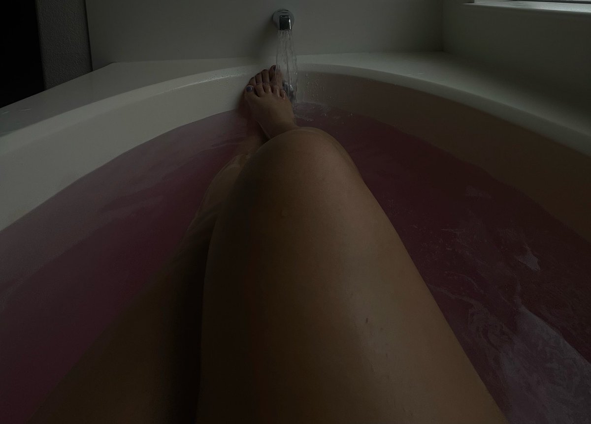 sabrece's tweet photo. Let me play with it ;) #thick #explore #sellingcontent #footfetısh #nsfwtwt https://t.co/ls35ePDFIL