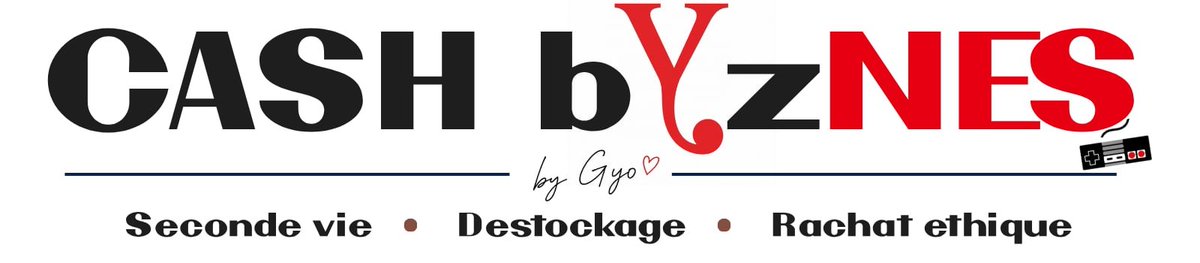 GyobYz's tweet photo. Il y a quelques questions sur le choix du nom « Cash bYznes by Gyo ». Des questions parfois compréhensibles, parfois moins.

Un petit texte pour expliquer le processus qui m’a amené à faire ce choix de nom. Et c’est intéressant car… ce n’est pas si simple !

👉 Choisir un nom pour la boutique, ça peut paraître rapide et évident. Mon pseudonyme est Gyo sur les réseaux. J’ai ma petite notoriété avec ce pseudo. Il suffit donc d’utiliser Gyo et d’y coller une activité :

Gyo Gaming ,Retrogame Gyo, Gyo & Games , Geek & Gyo, etc....

Mais en fait, ces noms-là, peut-être sonnent-ils plus familiers, plus proches d’un magasin communautaire, plus « uniques ». Mais il y a plusieurs soucis.

1️⃣ Gyo, c’est avant tout un manga, que je ne commercialise pas et qui ne m’appartient pas.

Le nom Gyo vous parle peut-être à vous. Peut-être aux quelques milliers de personnes qui me suivent, et, pour être optimiste, peut-être même à quelques dizaines de milliers de personnes en France qui ont déjà entendu parler de moi.

Il y a donc 0,03 % de chance qu’un client de passage identifie le nom « Gyo ». Et donc qu’il identifie clairement l’activité.

2️⃣ L’activité, justement.

Cash bYznes vend des jeux parce que c’est l’opportunité que j’ai aujourd’hui. Mais peut-être que dans 3 ans, l’opportunité sera sur le PC, la TV, le manga, le DVD, le vinyle…

Que fait-on si le commerce comporte 90 % de Labubu et que l’enseigne affiche « Game & Gyo » ?

Il fallait donc un nom qui englobe l’entièreté des activités liées à l’achat-revente.

👉 La décision prise a été de prendre un nom extrêmement générique, qui permet d’identifier en un instant l’activité.

« Cash » = on rachète les produits.
« Business » = on vend des produits.

Puis de styliser ce nom pour l’ancrer localement, conserver l’identité « Gyo » et affiner l’activité selon les besoins.

👉 C’est ainsi que « Business » est devenu « bYznes ».

- « Byz » est un mot plus familier et laisse entendre que nous ne nous prenons pas tant au sérieux.
- Le « Y » est le blason de la ville où la boutique est implantée.
-  « NES » est une console de jeux, avec le logo insistant sur le rouge Nintendo des trois lettres, ainsi que la manette.

On finit avec un discret « by gyo », rappelant donc les réseaux.

😇 Et si l’activité change, inutile de changer de nom : il suffit simplement de rajouter un « S » à « bYznes » et de changer la couleur.

Simple, efficace.

Voilà, vous savez tout.

Après, cela reste une longue réflexion, oui, mais personnelle avant tout.

Nul doute que chacun en aurait trouvé un différent. En revanche, je ne peux pas entendre que le nom donnerait moins confiance.

Des boutiques nommées « Cash », parfaitement réputées, il y en a des milliers. 😅

Aucune raison de ne pas en faire partie.

(Bonus, je vous met quelques logo non retenus)