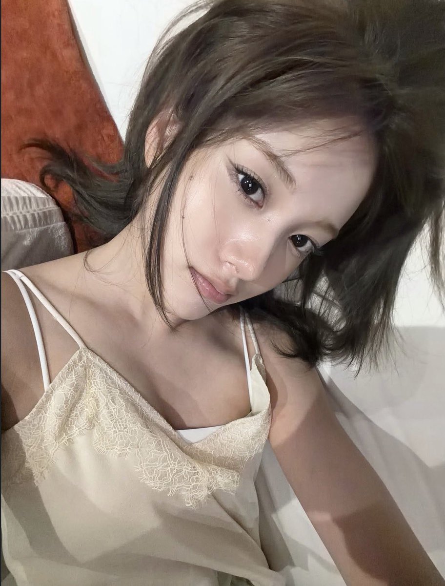 staycsverse's tweet photo. does she know her fans r insane like https://t.co/yPC9eJz7OP