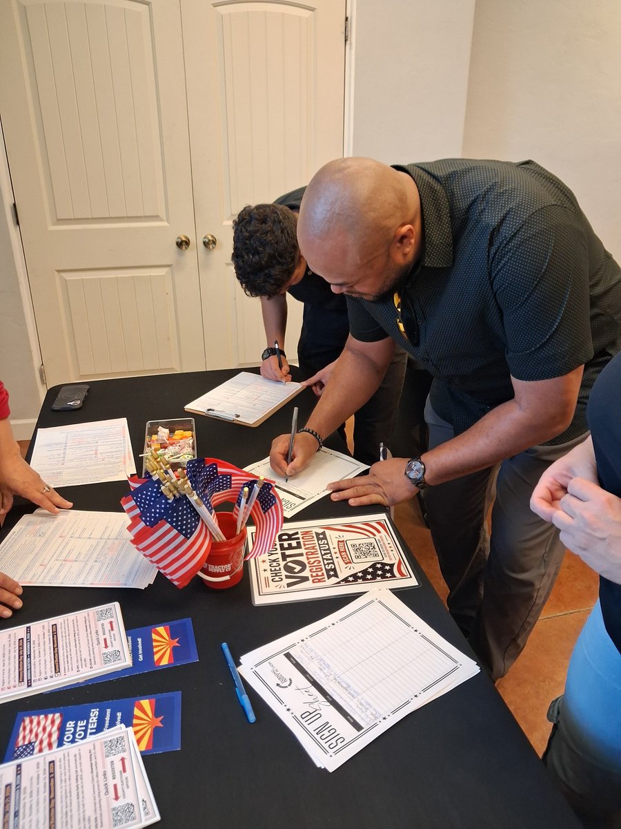 ERICTPACTION's tweet photo. Thank you Jorge and Kristia, leaders of LifeHouse Church, for hosting a very successful voter registration event! 

13 voters registered! 

1 voter at a time ... for Charlie!! https://t.co/mdQ1i93oRd