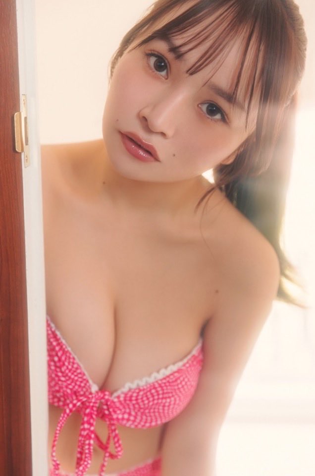 jnwgi5's tweet photo. 📸今日注目したいのは「大嶋みく」さん✨

本日9月21日をもって、6年間活動してきた「BOCCHI。」を卒業。

グラビアでは最新デジタル写真集『NEXT STAGE』も発売中🔥

新たなステージも応援したい人は「❤️」で！

📸毎日グラビア情報を紹介中
【https://t.co/pjMY1ueV2j】
#大嶋みく #BOCCHI #グラビア https://t.co/lQGdQrM0oW