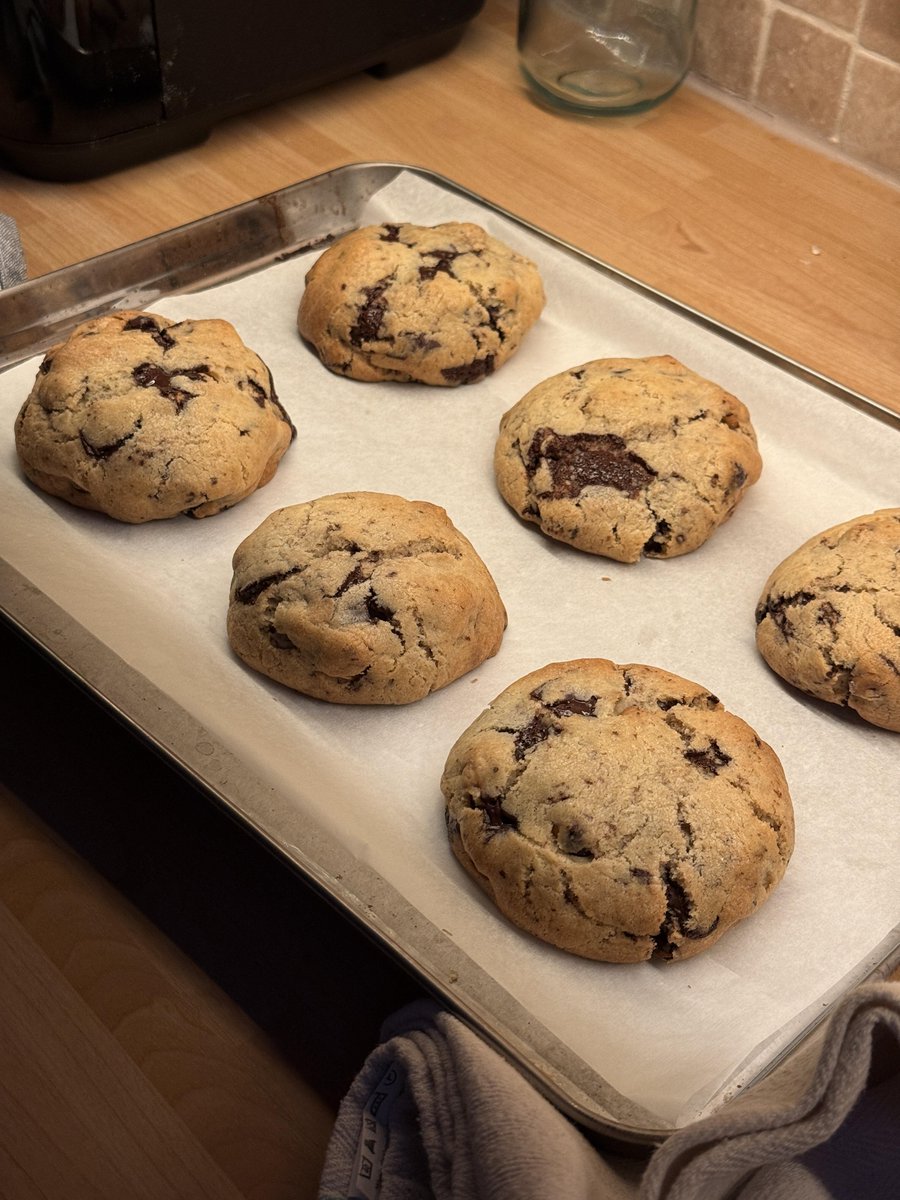 softmornings713's tweet photo. Tried making cookies today 🍪 They looked promising going into the oven, but each one came out with its own ideas, thankfully they taste much better than they look https://t.co/haiHbQMDuE