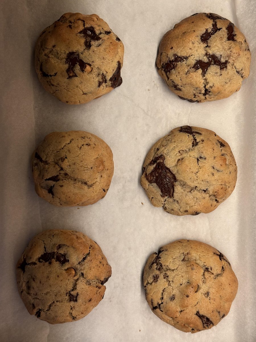 softmornings713's tweet photo. Tried making cookies today 🍪 They looked promising going into the oven, but each one came out with its own ideas, thankfully they taste much better than they look https://t.co/haiHbQMDuE