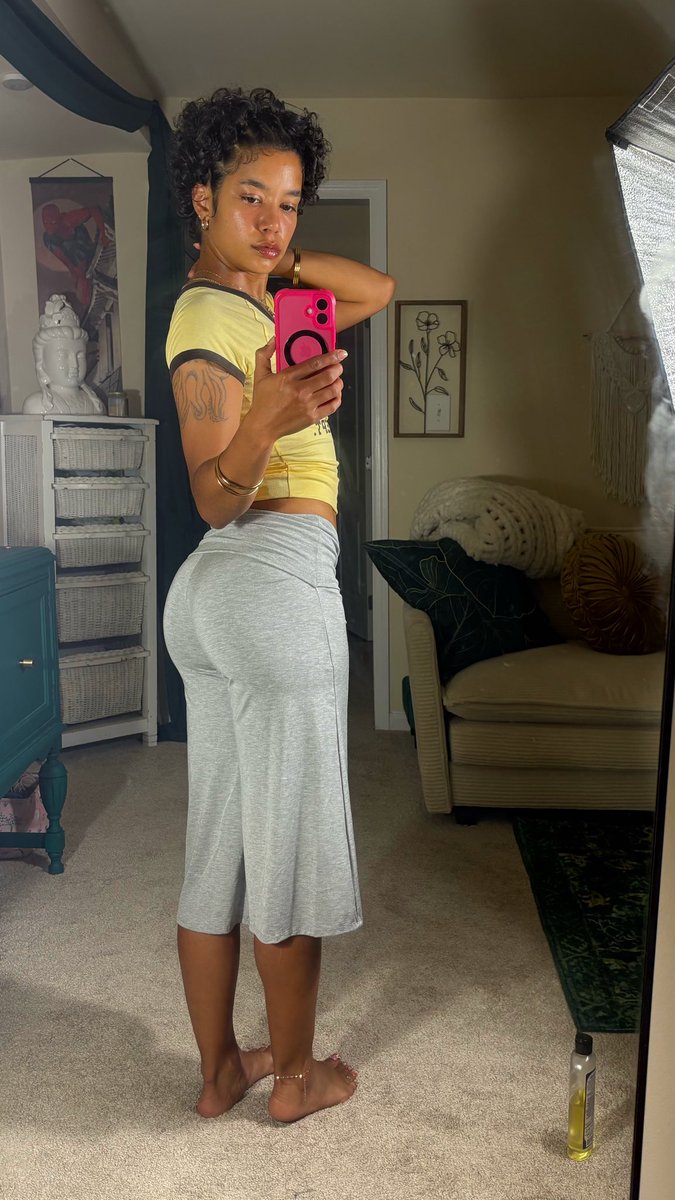 cherrybombpaws tweet picture