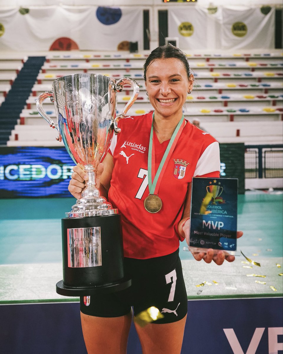 Modalidades_SCB's tweet photo. Dupla conquista: Taça Ibérica e MVP da partida ⭐️

#VoleibolSCB https://t.co/ww7hREfRZB