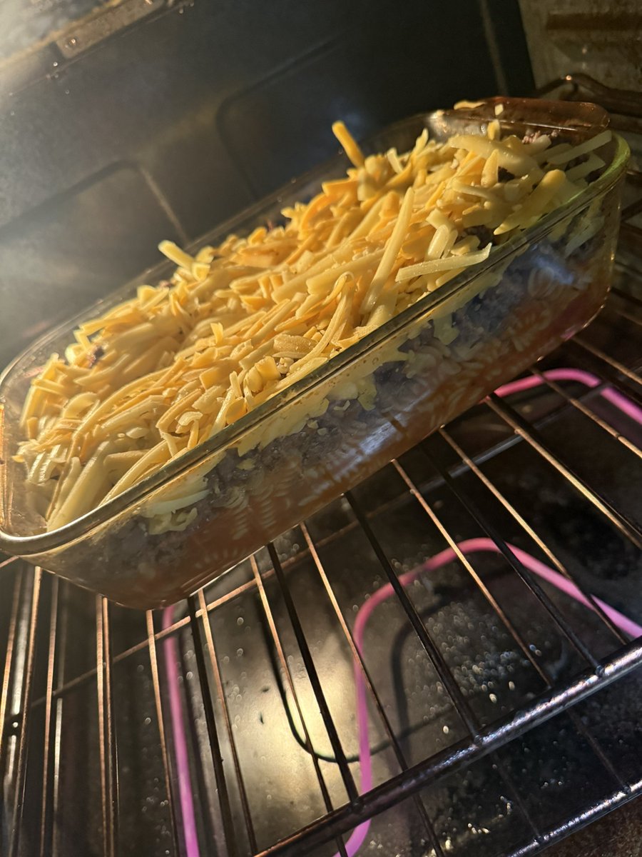 PartysaurusMike's tweet photo. Din dinnnnnnn https://t.co/Od6840ai0E