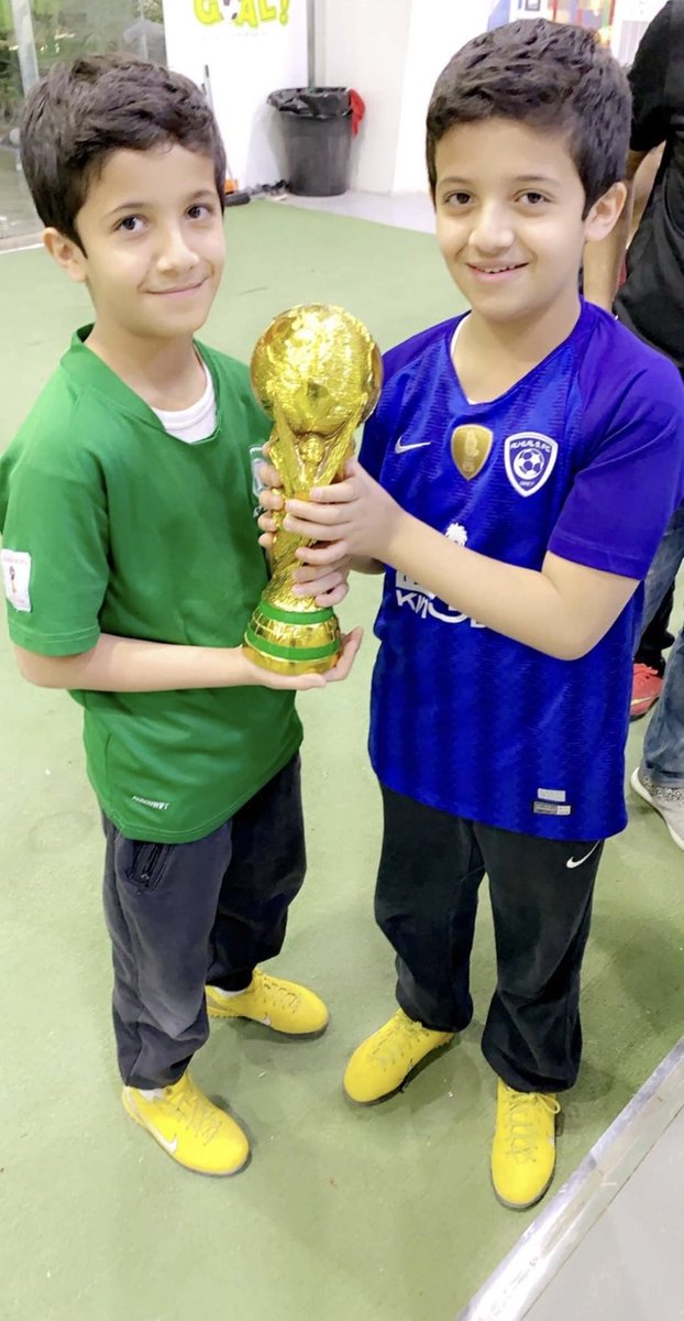 TheBopPops's tweet photo. These twins just won the RLCS World Championship btw https://t.co/Sth7SZqbSZ