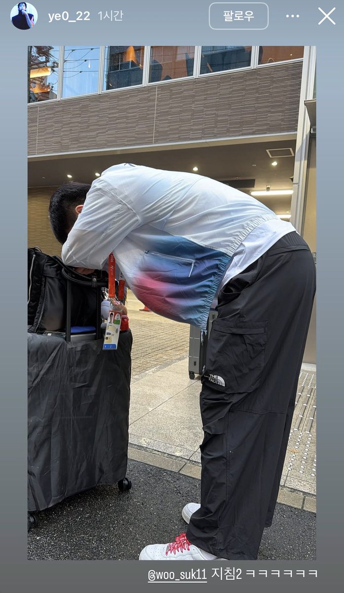 redinbasket's tweet photo. 일본 진짜 지긋지긋하다 ㅋㅋㅋㅋㅋㅋ
내팀코리아 금의환향해야하는데 집가는버스도 제시간에 안보내줫댄다 길바닥에서 저러고잇는거 개안쓰럽네아ㅜㅜ https://t.co/sSC4iK96gk