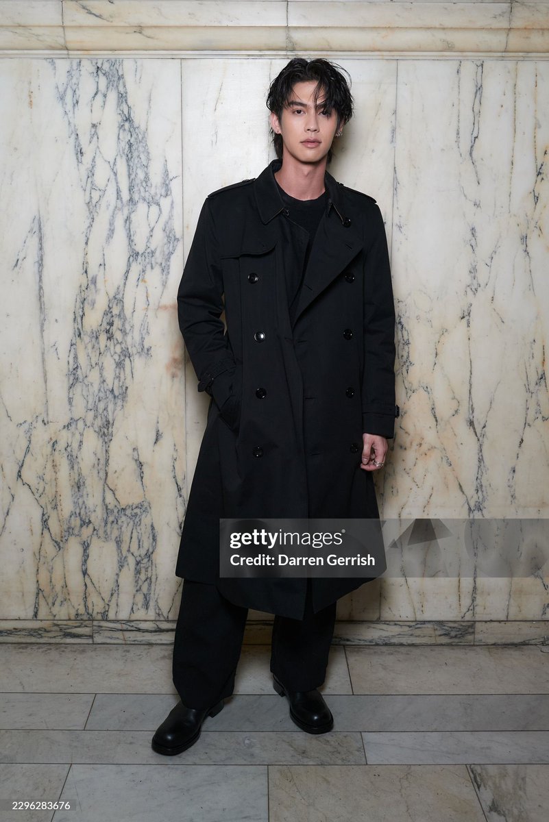 pmxvc_'s tweet photo. Burberry Celebrates The Opening Of 'The Burberry Trench: Crafting An Icon' Display At The V&amp;A

https://t.co/ctkcJ5aZiy

#BurberryVAxBRIGHT
#BurberryxBRIGHT
#Burberry 
#bbrightvc https://t.co/j1TjHHao0S